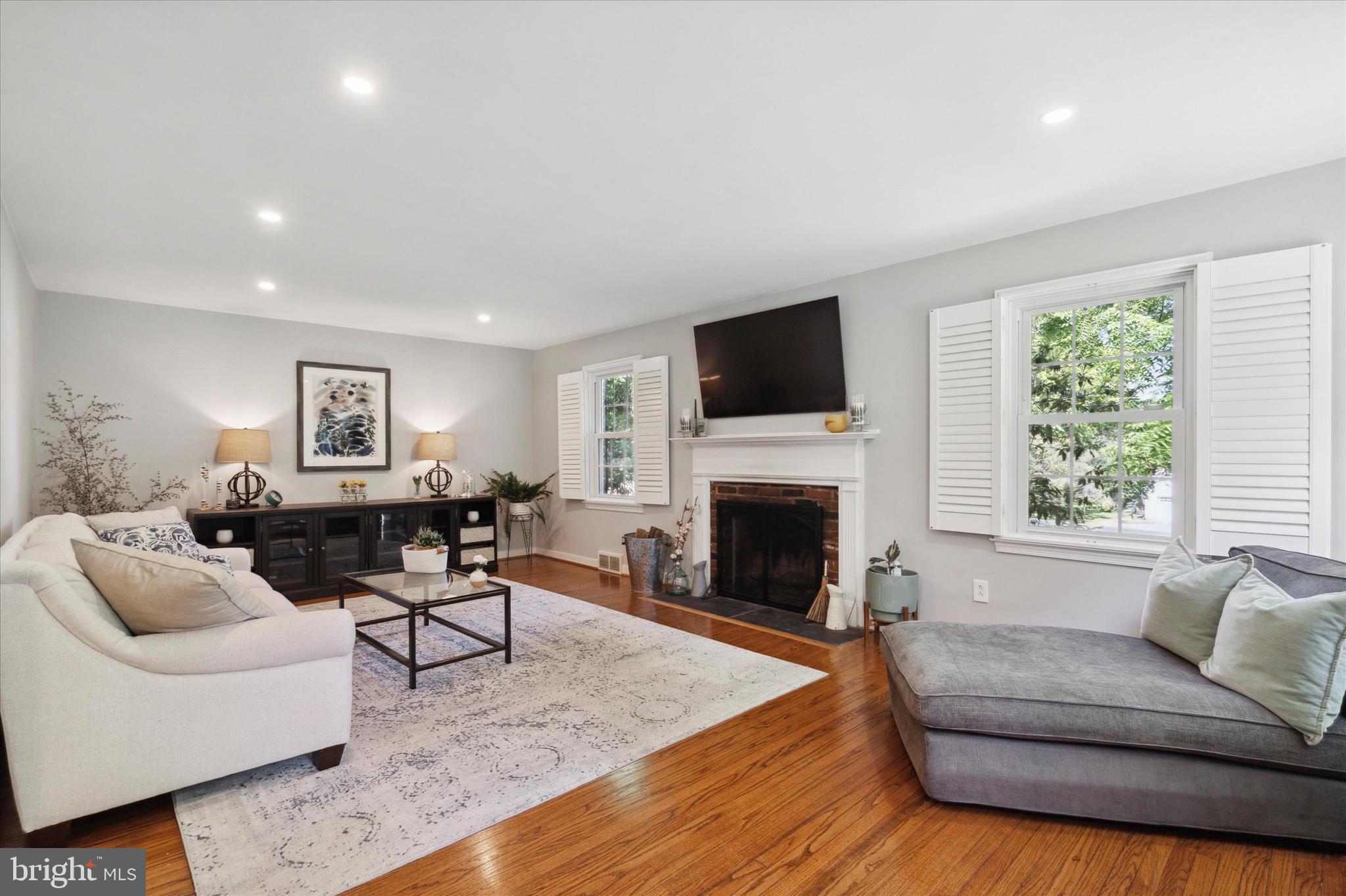 831 Hollow Road Wayne, PA 19087 - Photo 4 of 35