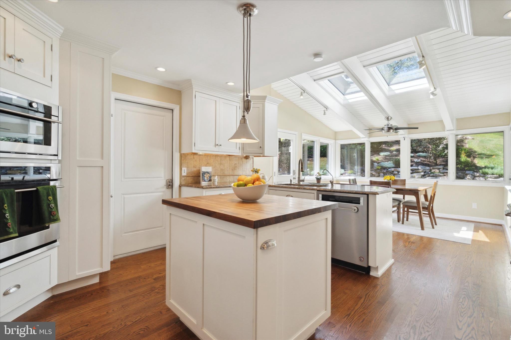 831 Hollow Road Wayne, PA 19087 - Photo 9 of 35