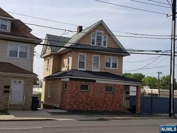 $639,900 | 570 Grand Avenue, Ridgefield, NJ 07657