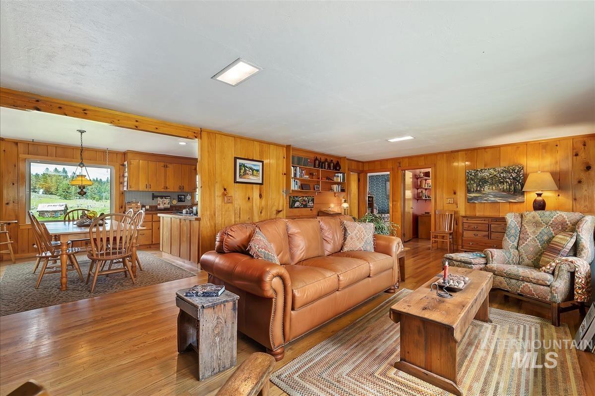 806 High Valley Road Cascade, ID 83611 - Photo 18 of 48