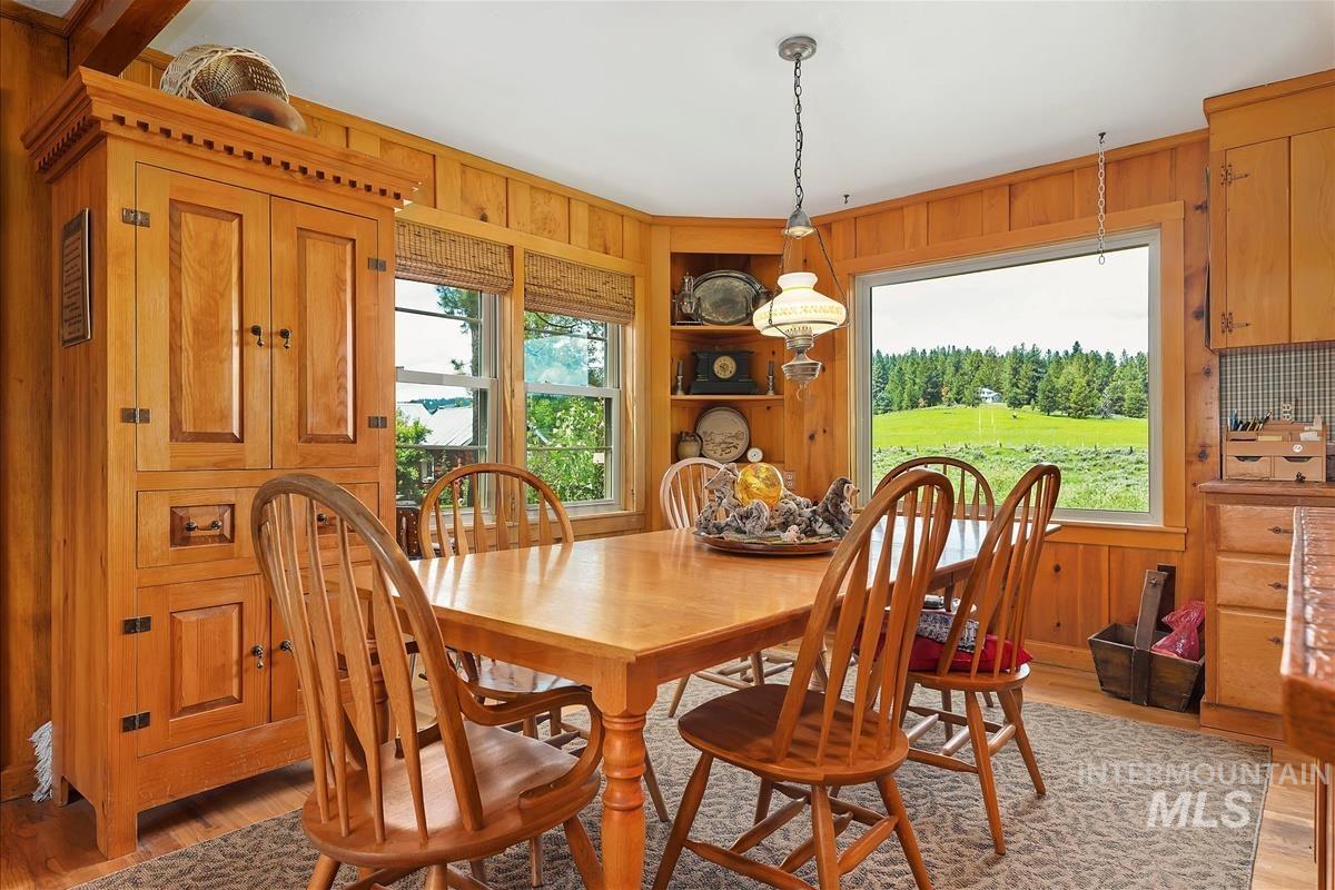 806 High Valley Road Cascade, ID 83611 - Photo 9 of 48