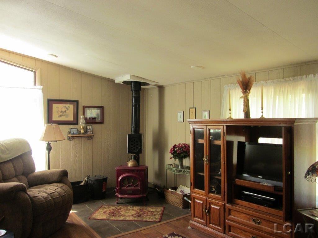 1611 North Gardner Road Pittsford, MI 49271 - Photo 6 of 10