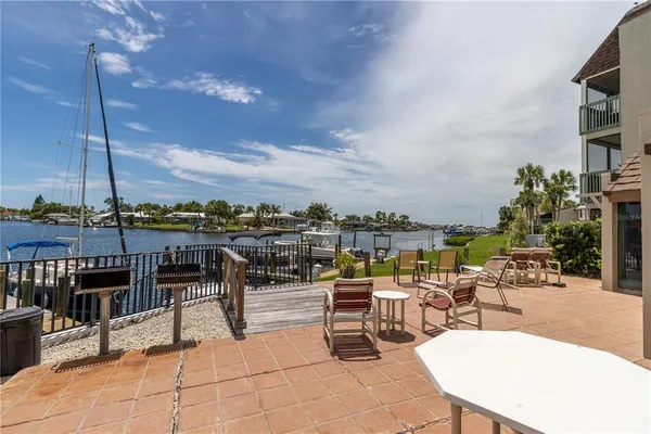 $200,000 | 1028 Apollo Beach Boulevard, Unit 23, Apollo Beach, FL 33572