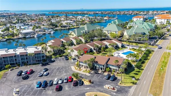 $200,000 | 1028 Apollo Beach Boulevard, Unit 23, Apollo Beach, FL 33572