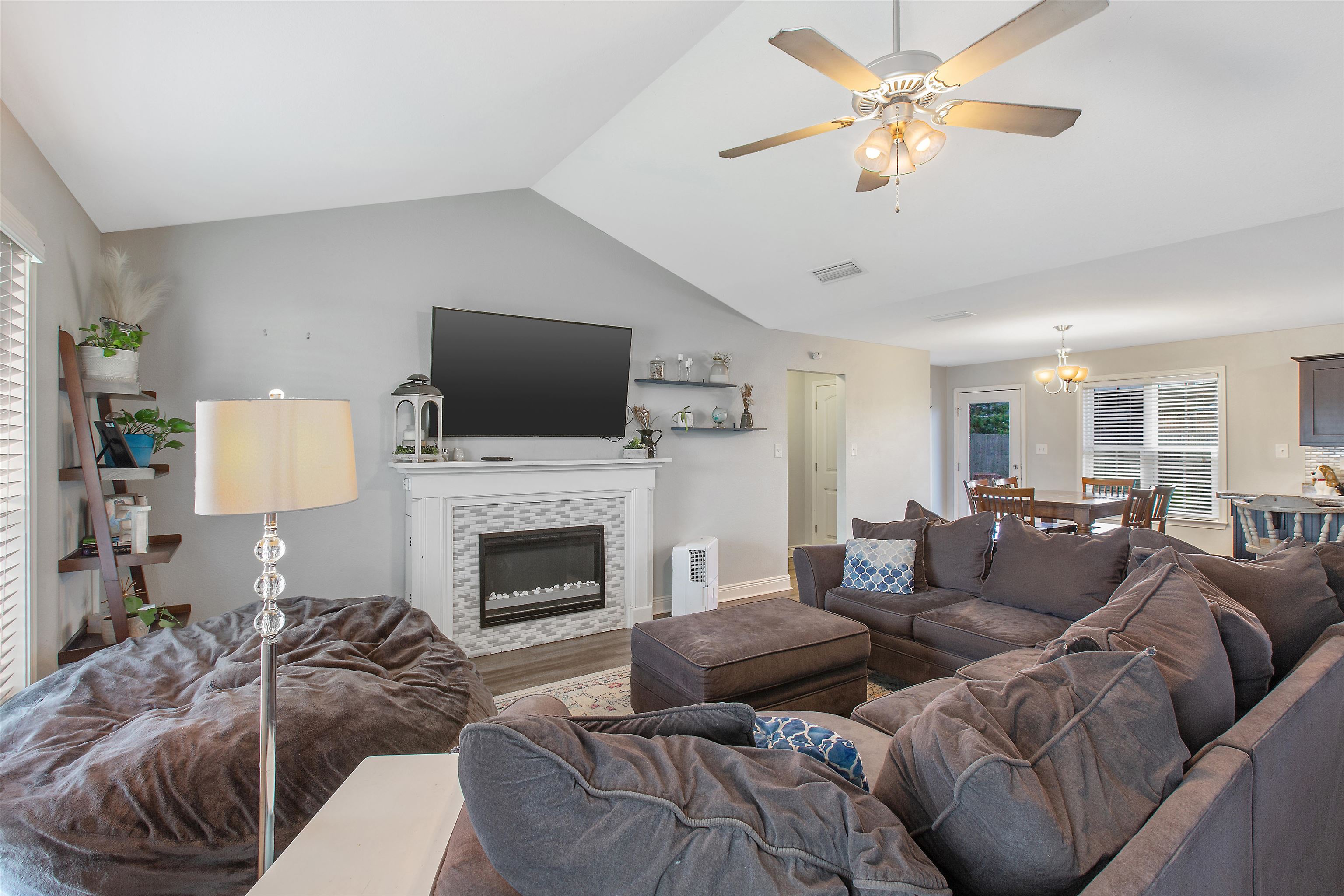 21555 Talbot Lane Robertsdale, AL 36567 - Photo 4 of 19 LivingRoom