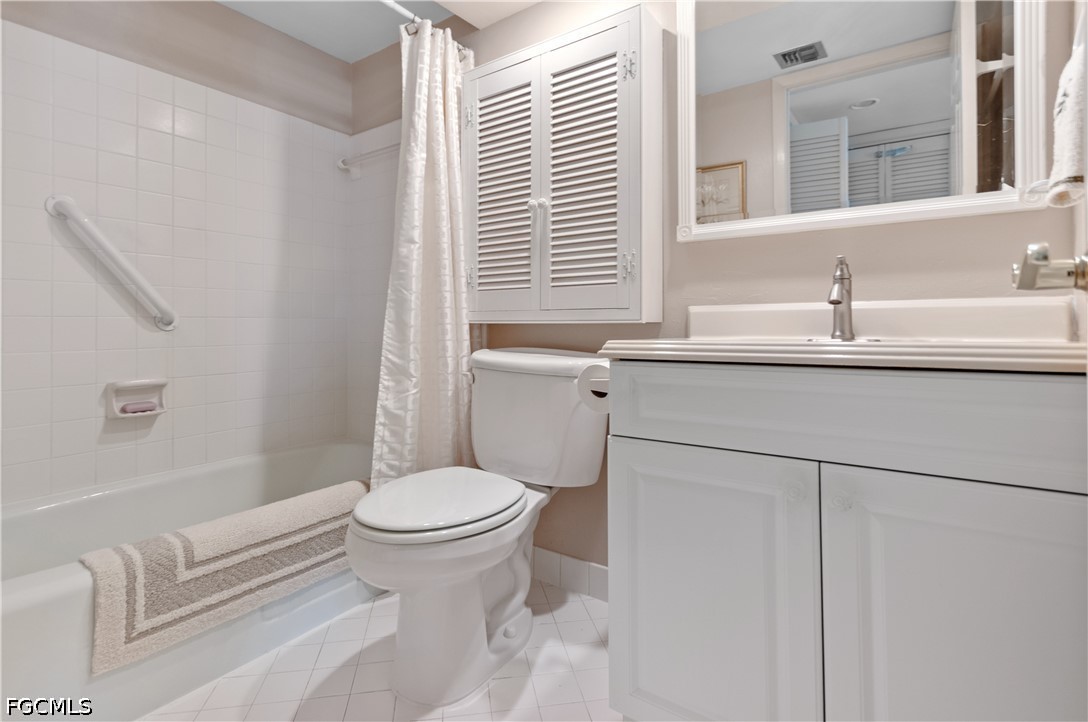 53 High Point Circle West, Unit 204 Naples, FL 34103 - Photo 17 of 50