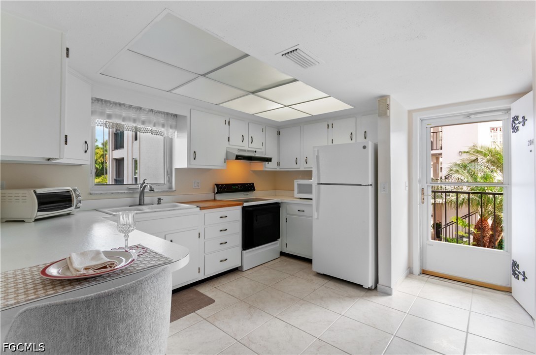 53 High Point Circle West, Unit 204 Naples, FL 34103 - Photo 5 of 50