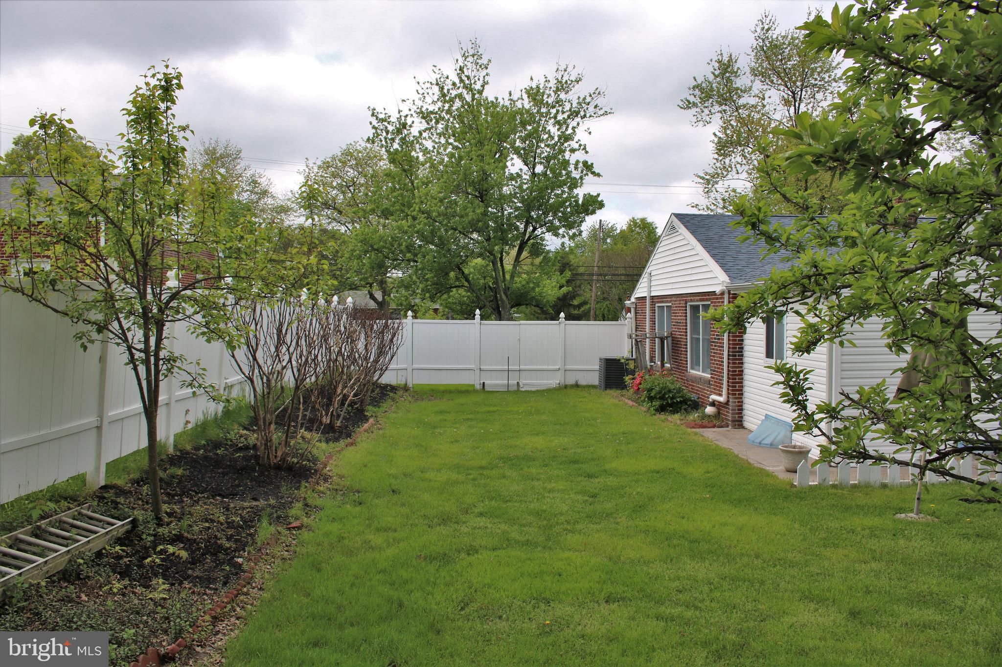 2336 Rhoads Road Pottstown, PA 19464 - Photo 35 of 37 Side Yard
