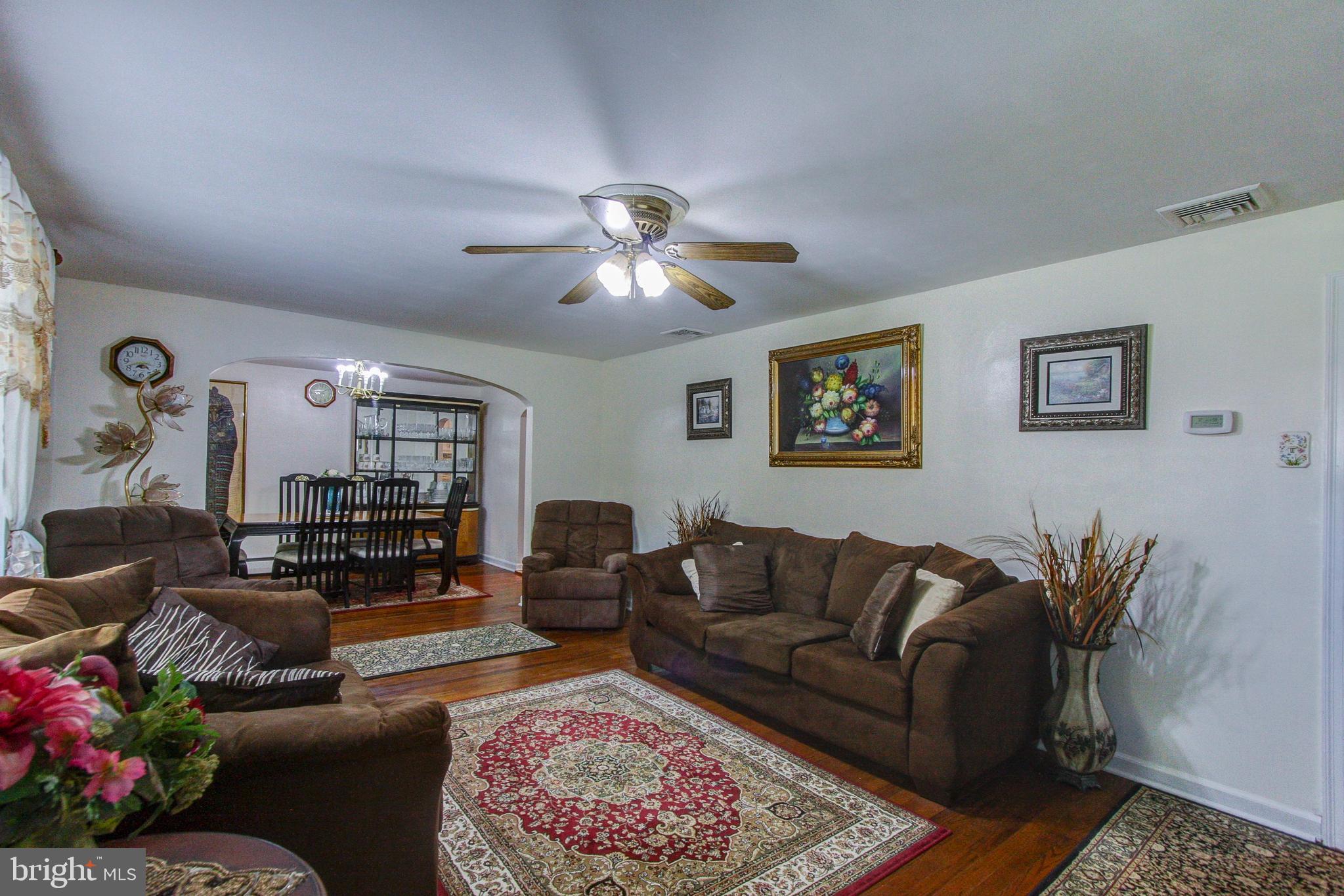 2336 Rhoads Road Pottstown, PA 19464 - Photo 6 of 37 Living Room