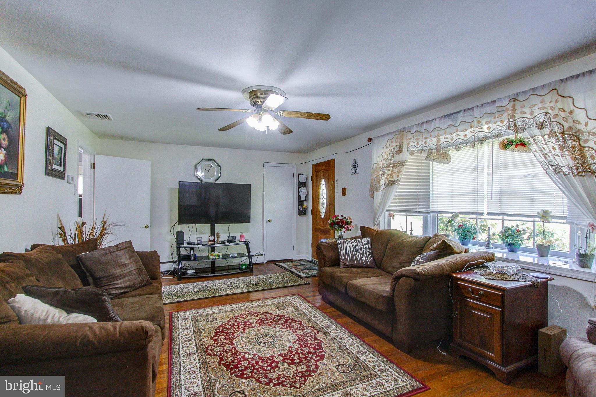 2336 Rhoads Road Pottstown, PA 19464 - Photo 8 of 37 Living Room