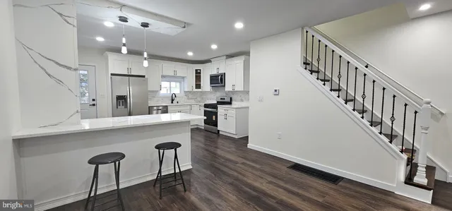 $469,900 | 121 Dickinson Avenue, Hamilton, NJ 08629