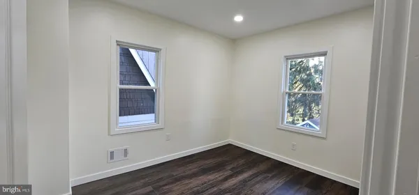 $449,900 | 121 Dickinson Avenue, Hamilton, NJ 08629