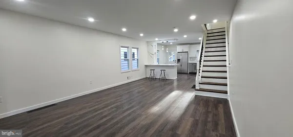 $449,900 | 121 Dickinson Avenue, Hamilton, NJ 08629