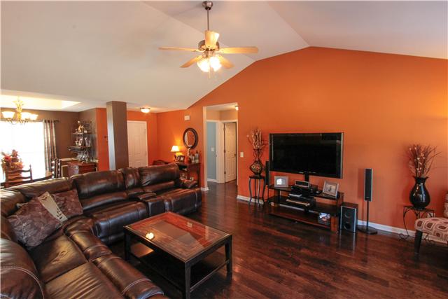 558 Windy Road Mount Juliet, TN 37122 - Photo 4 of 20 Great Room open to Kitchen, Great for Entertaining Guests.