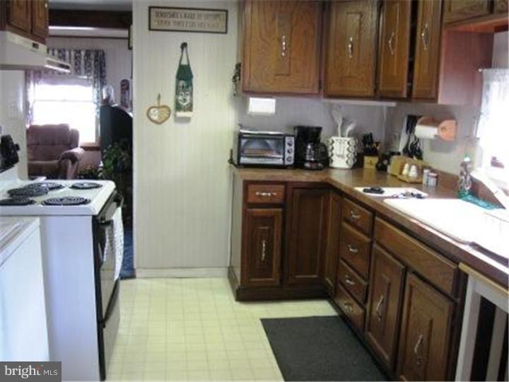 814 Delanco Road Edgewater Park, NJ 08010 - Photo 5 of 13 Kitchen