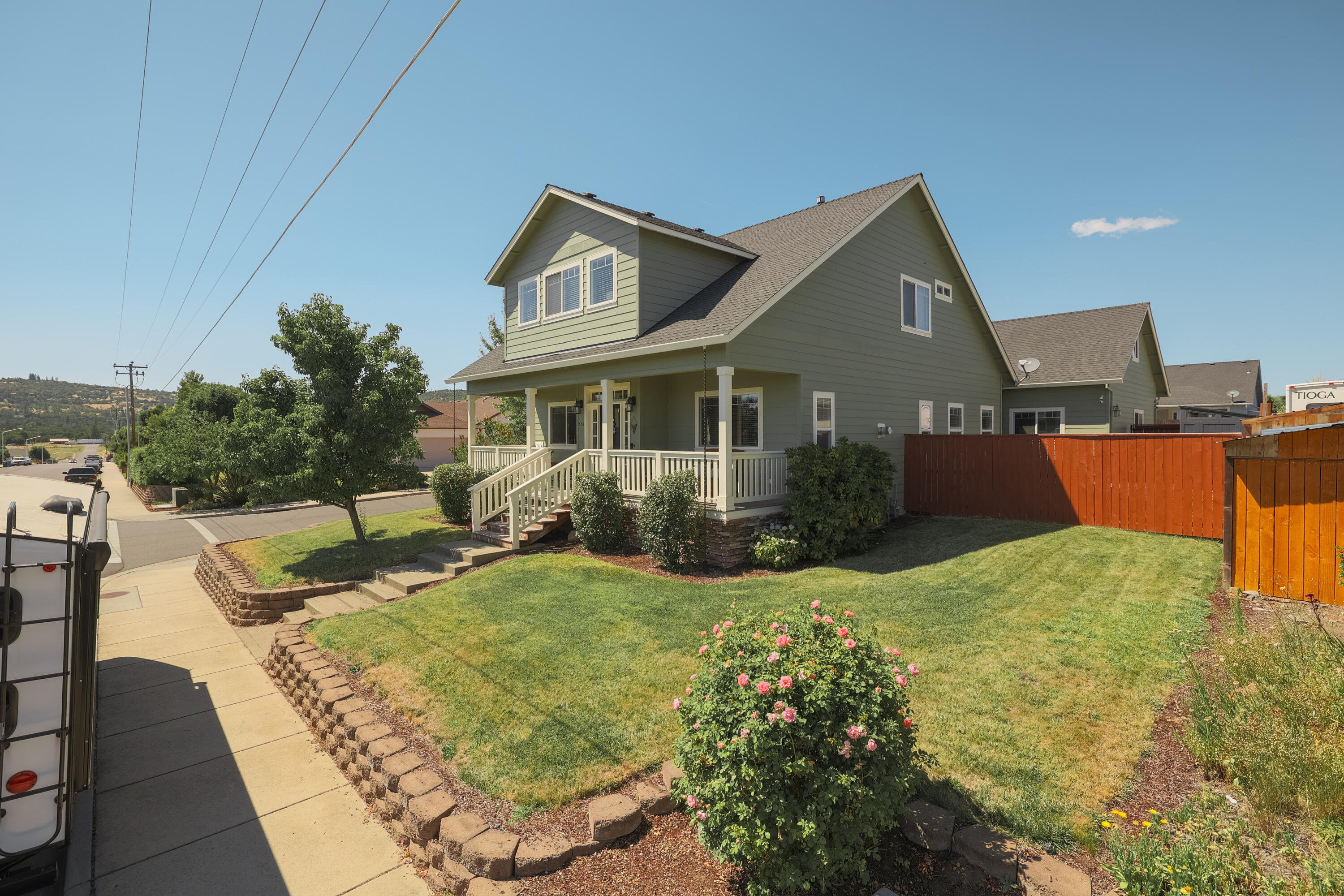 601 Barton Road Eagle Point, OR 97524 - Photo 3 of 34 569A0448