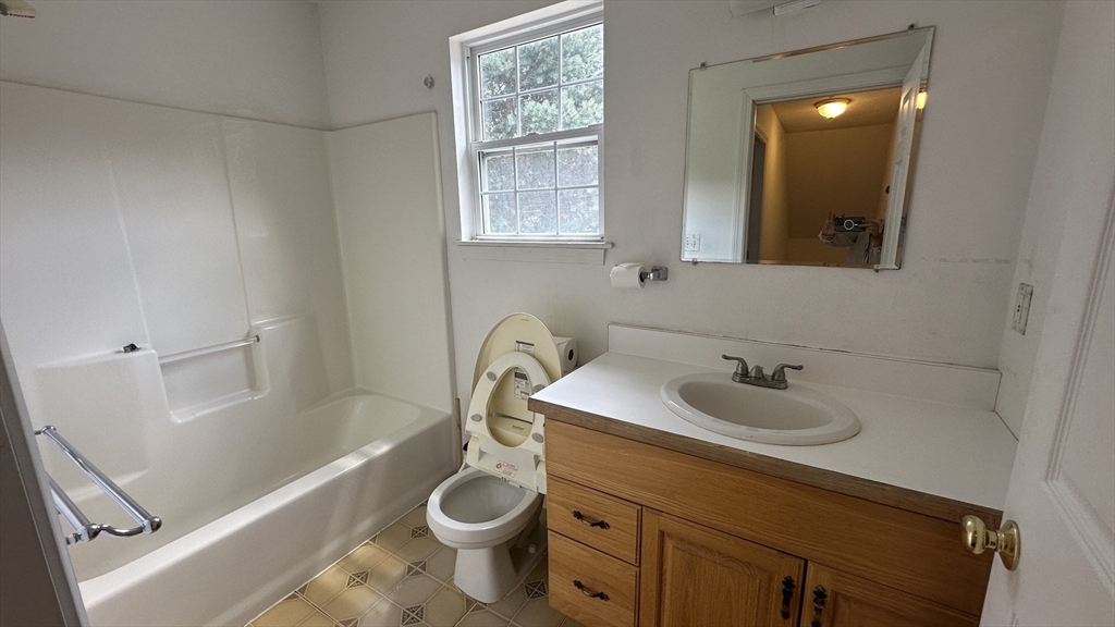 7 Tanners Path Marlborough, MA 01752 - Photo 21 of 34