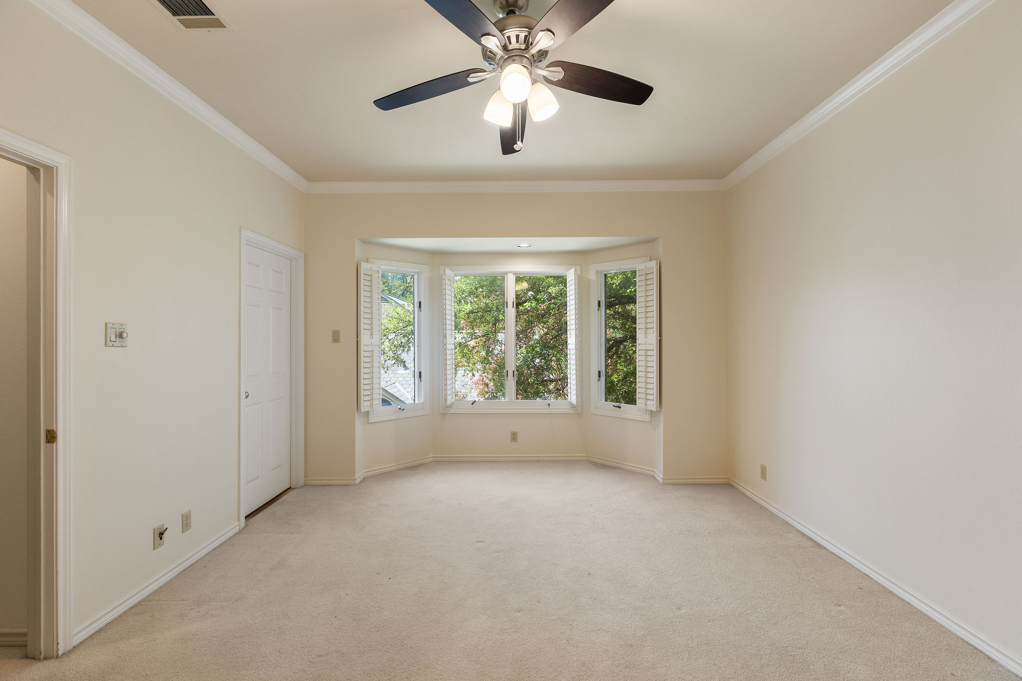 2834 Montebello Road, Unit B11 Austin, TX 78746 - Photo 32 of 39