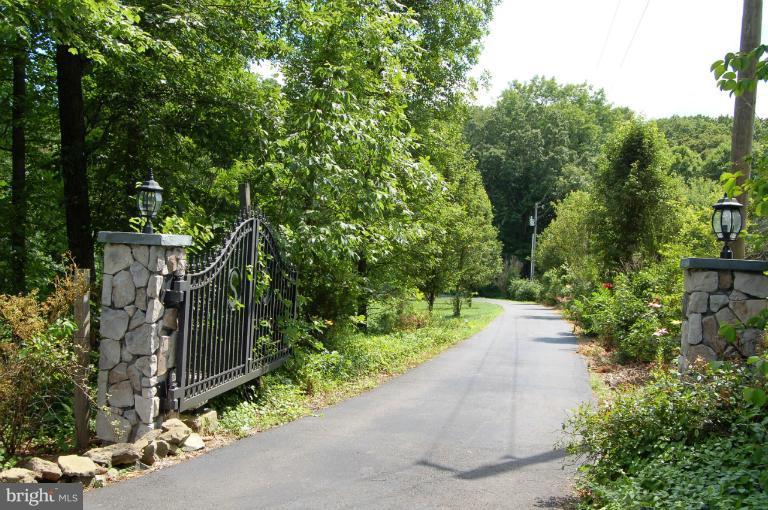 3885 Dumfries Road Catlett, VA 20119 - Photo 17 of 29 Gorgeous Entrance with Gate Leading to Home