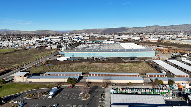 2007 Longfibre Road Yakima, WA 98903 - Photo 4 of 11 an aerial view of residential building and ocean