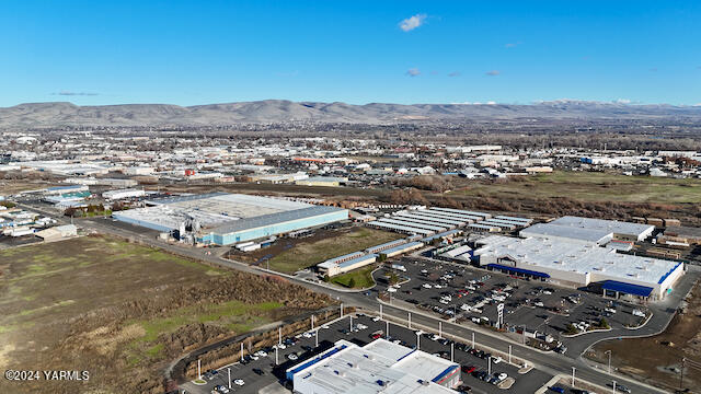 2007 Longfibre Road Yakima, WA 98903 - Photo 5 of 11 an aerial view of residential houses with outdoor space