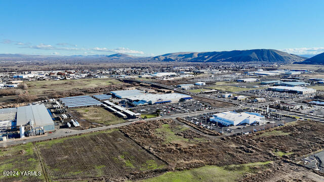 2007 Longfibre Road Yakima, WA 98903 - Photo 6 of 11 an aerial view of residential houses with outdoor space