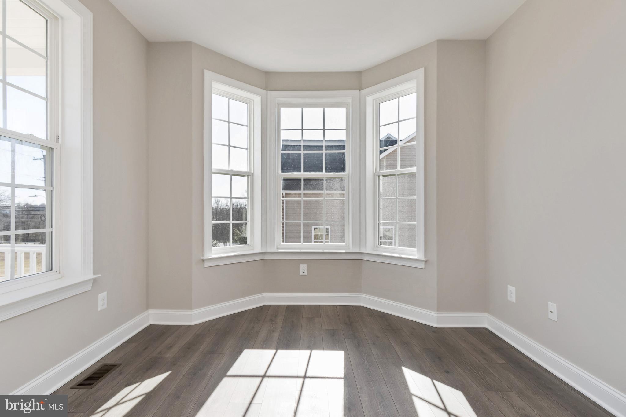 4511 Bucks School House Road Nottingham, MD 21236 - Photo 6 of 40 LR with optional bay window