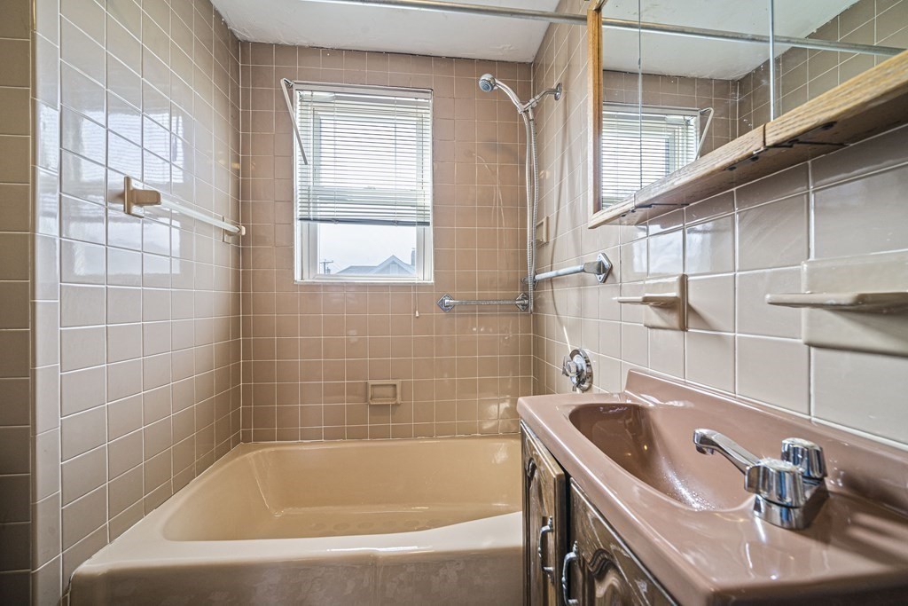 72 Colby Road Quincy, MA 02171 - Photo 21 of 32 Gallery Image 21