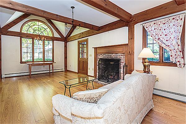 23 Ingalls Road Tyngsborough, MA 01879 - Photo 4 of 27 Gallery Image 4