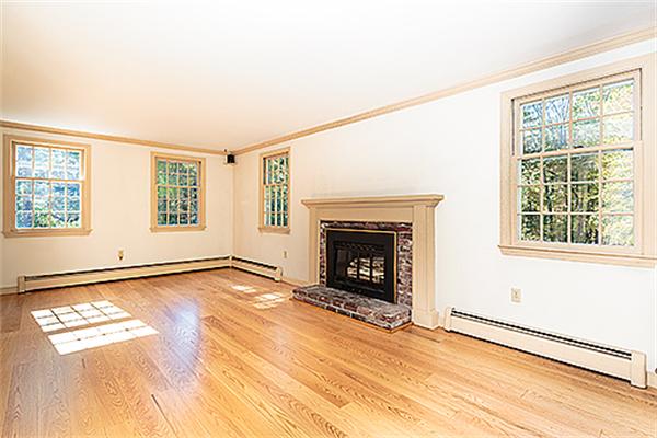 23 Ingalls Road Tyngsborough, MA 01879 - Photo 8 of 27 Gallery Image 8