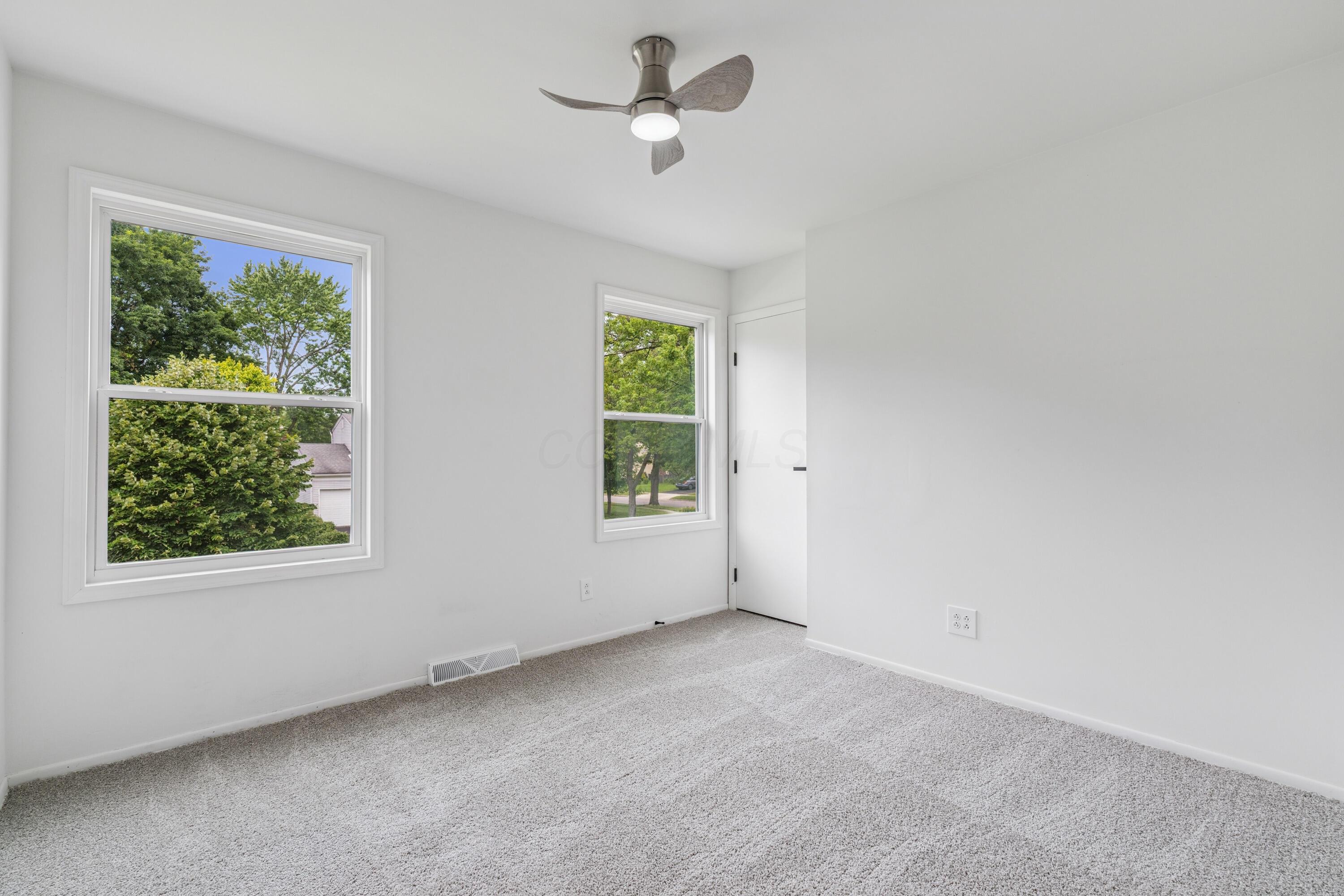 1723 Parkgate Road Columbus, OH 43229 - Photo 10 of 19 dsc08082
