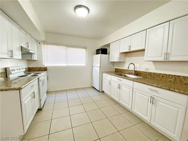 $1,040 | 1904 Rexford Drive, Unit 2, Las Vegas, NV 89104