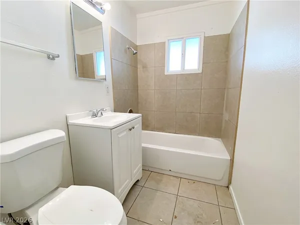 $1,040 | 1904 Rexford Drive, Unit 2, Las Vegas, NV 89104