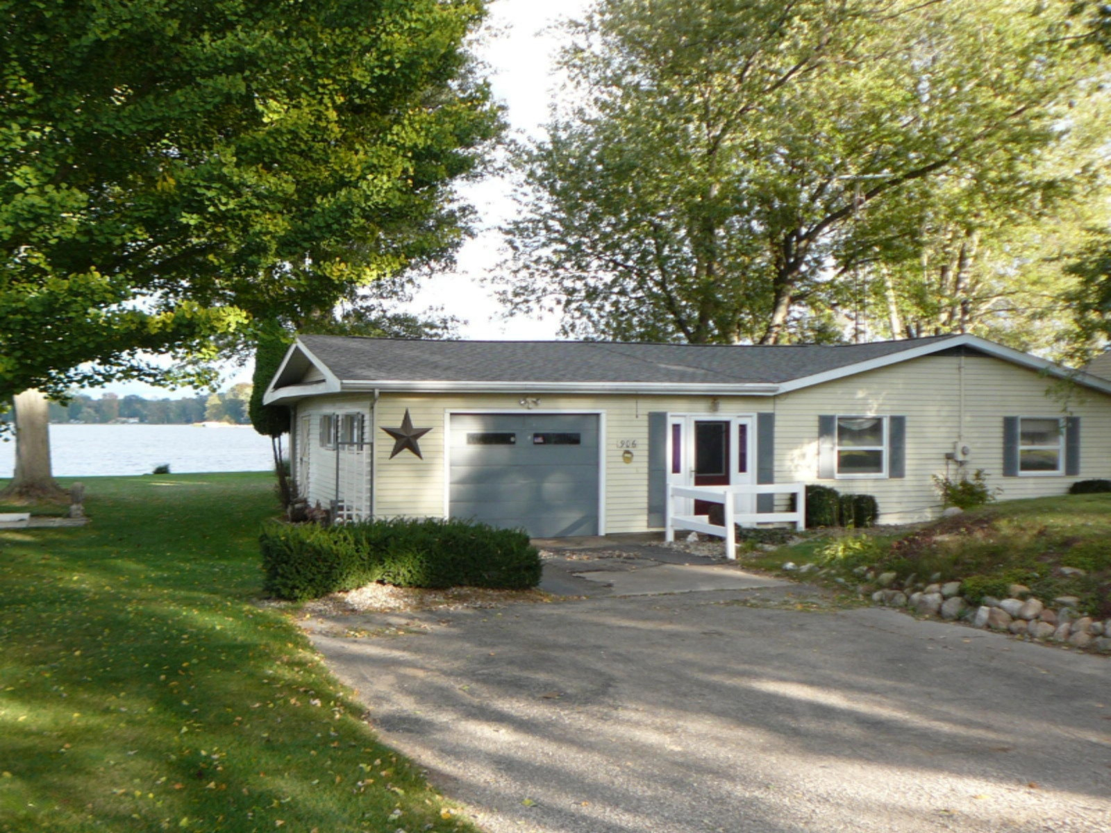906 West Shore Road Bronson, MI 49028 - Photo 1 of 36 P1200995