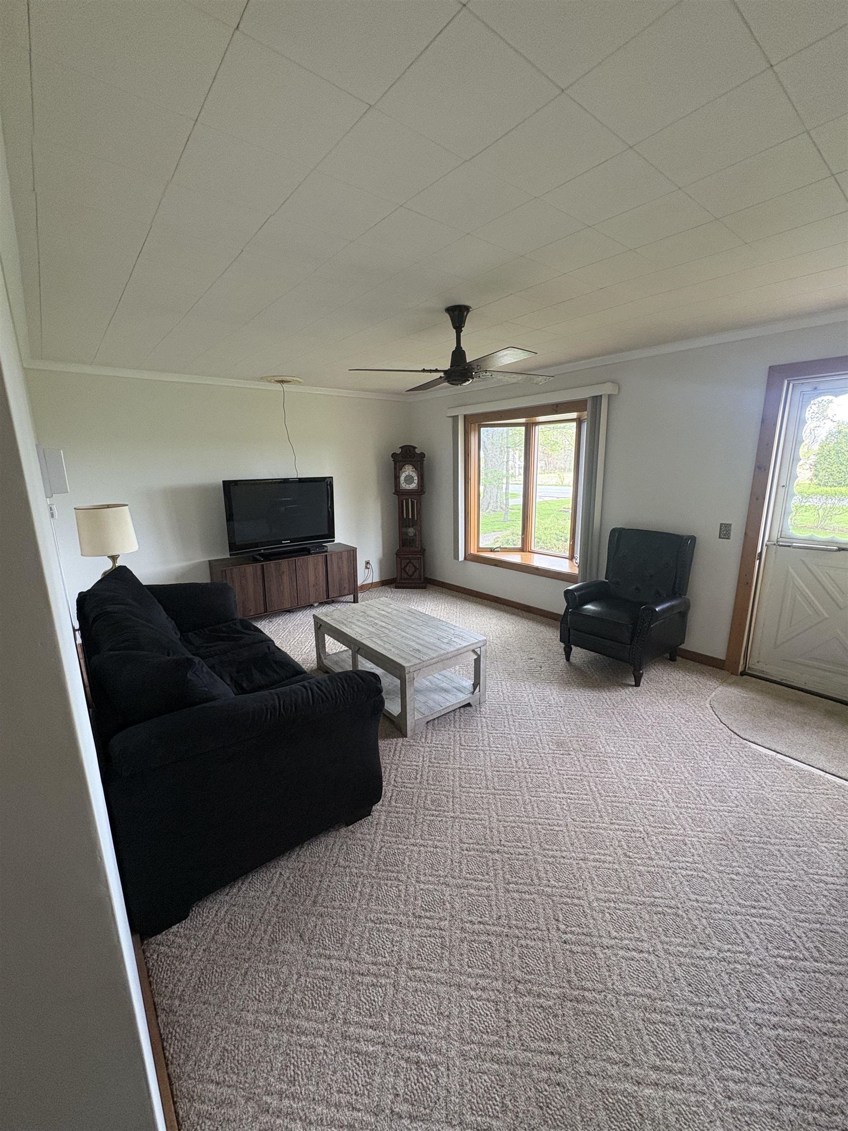 1891 West Moore Road Saginaw, MI 48601 - Photo 3 of 22