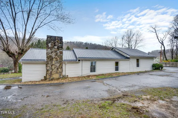 $214,000 | 1131 Berry Road, Elizabethton, TN 37643