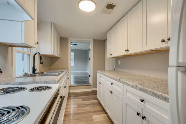 $214,000 | 1131 Berry Road, Elizabethton, TN 37643