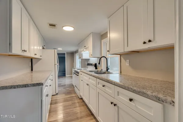 $214,000 | 1131 Berry Road, Elizabethton, TN 37643