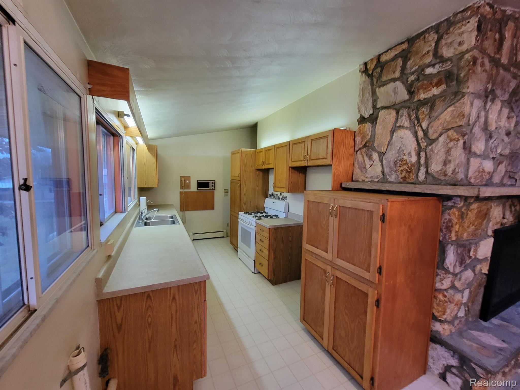 1392 Maple Grove Road Lapeer, MI 48446 - Photo 31 of 77 Level two