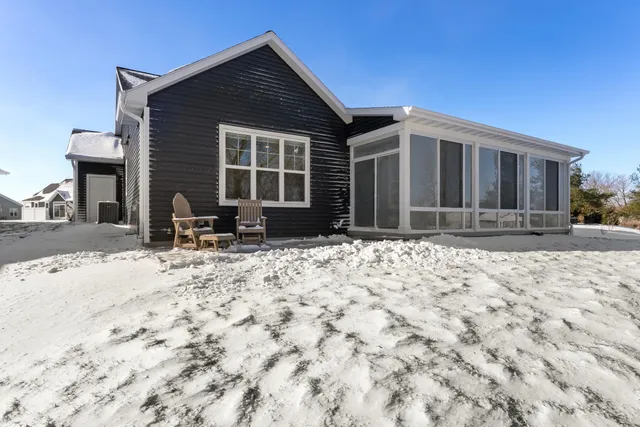 $525,000 | 372 Vintage Drive, Sheboygan Falls, WI 53085