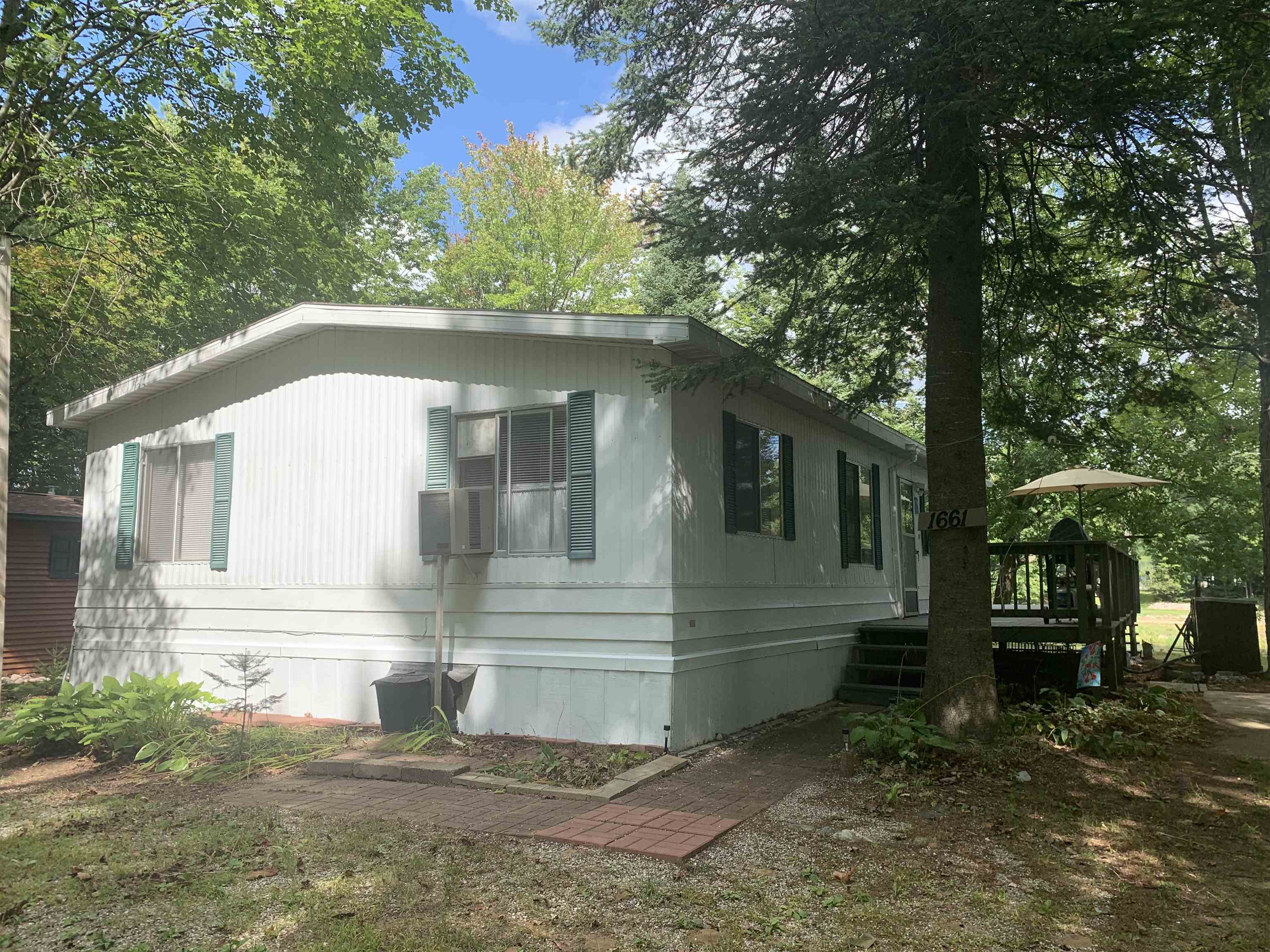 1661 Riverside Drive Gladwin, MI 48624 - Photo 33 of 37