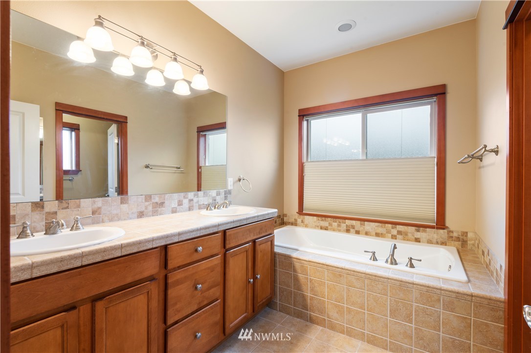 9734 Phillips Road Southeast Port Orchard, WA 98367 - Photo 16 of 33 Gallery Image 16
