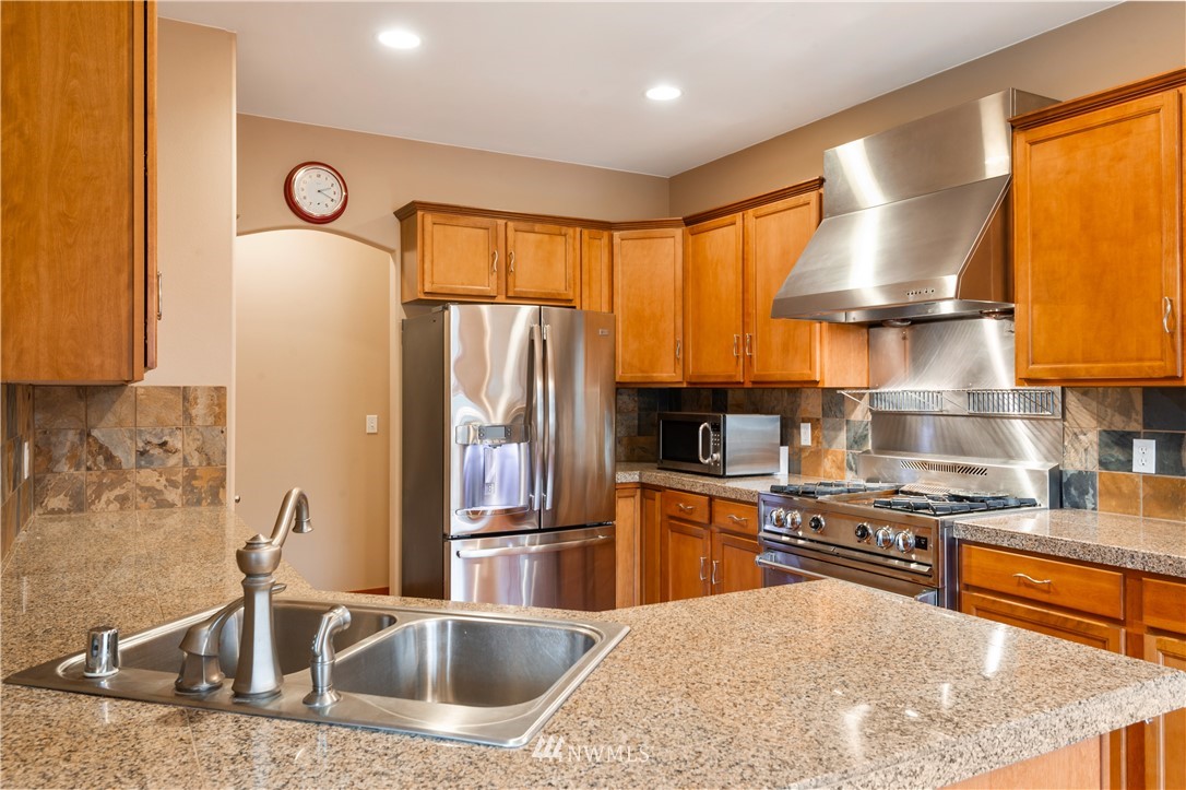 9734 Phillips Road Southeast Port Orchard, WA 98367 - Photo 9 of 33 Gallery Image 9