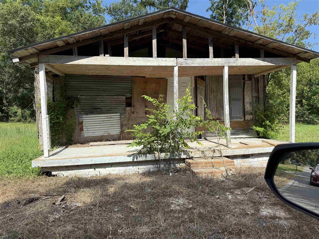 721 Garage Alley Jennings, LA 70546 - Photo 2 of 3