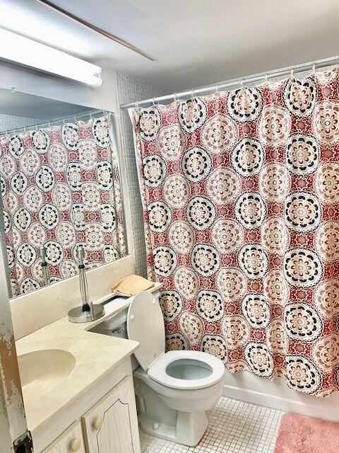 194 Brighton East Boca Raton, FL 33434 - Photo 7 of 24 Main Bathroom