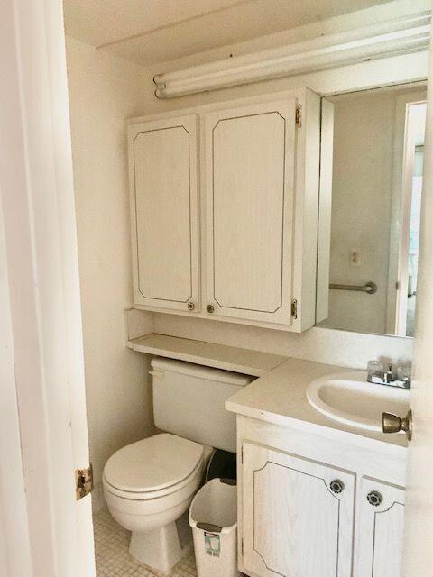 194 Brighton East Boca Raton, FL 33434 - Photo 10 of 24 1/2 Bathroom