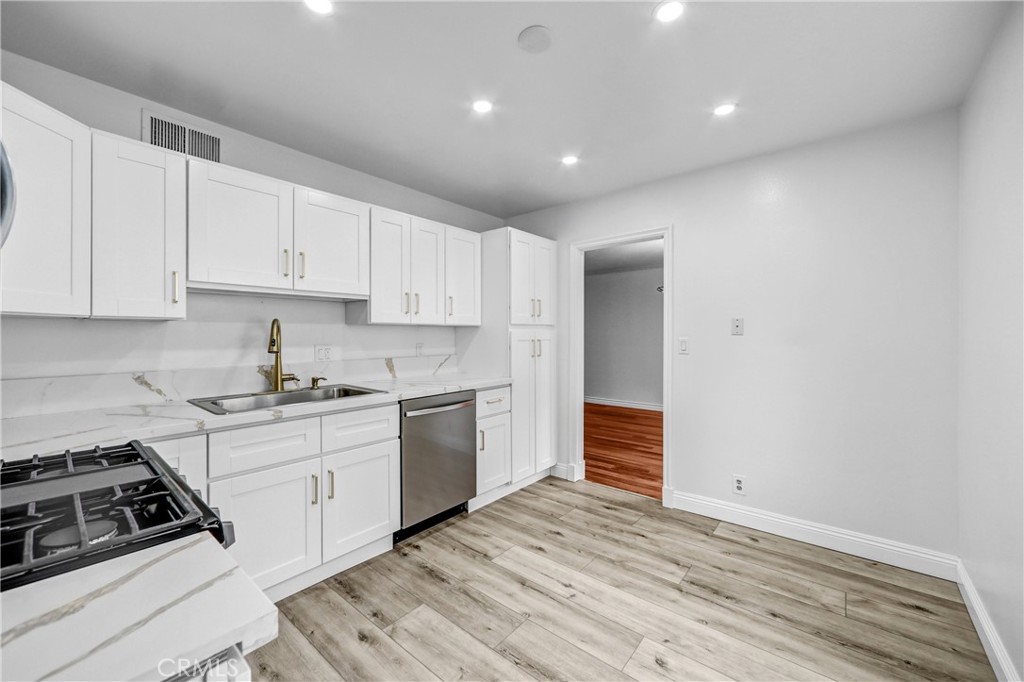 9637 Via Rimini, Unit 121 Burbank, CA 91504 - Photo 12 of 29