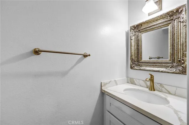 $4,450 | 9637 Via Rimini, Burbank, CA 91504