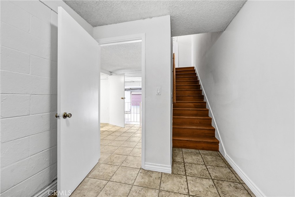 9637 Via Rimini, Unit 121 Burbank, CA 91504 - Photo 23 of 29