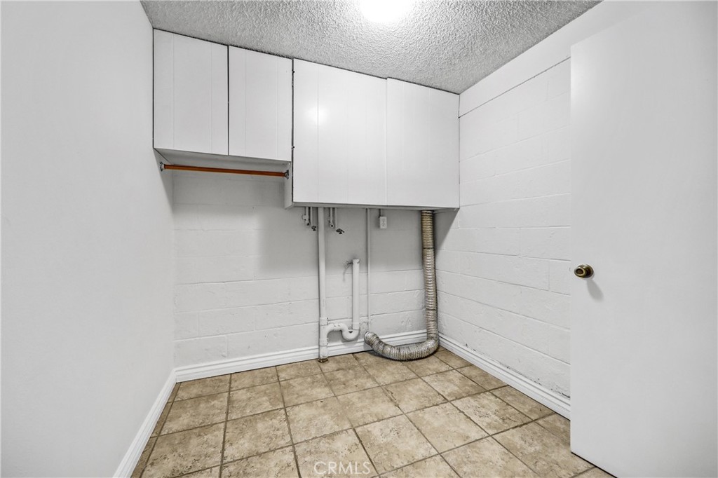 9637 Via Rimini, Unit 121 Burbank, CA 91504 - Photo 24 of 29